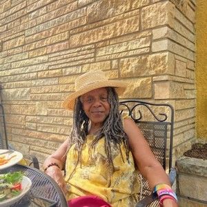 Meet your Posher, Beverly